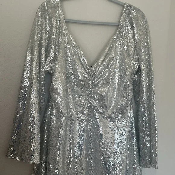 Silver Sequin Long Sleeve Midi Dress - Picture 2 of 4